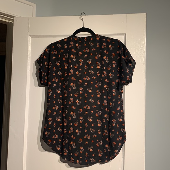 Icone / Simons drapey floral blouse - Picture 9 of 12